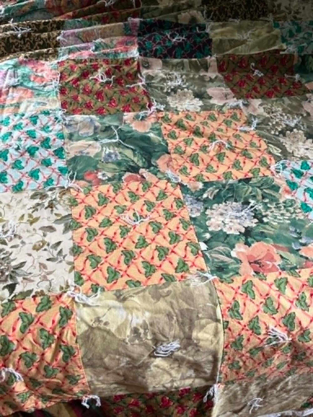 Vintage Patchwork Quilt Floral and Geometric Patterns size 66x84